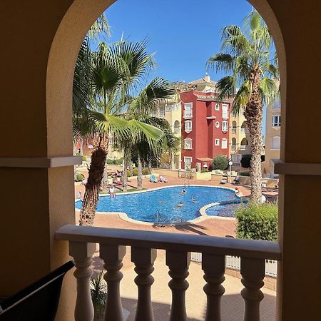 Beautiful 3 Bed, 2 Bath Modern Apartment ロス・アルカサレス エクステリア 写真
