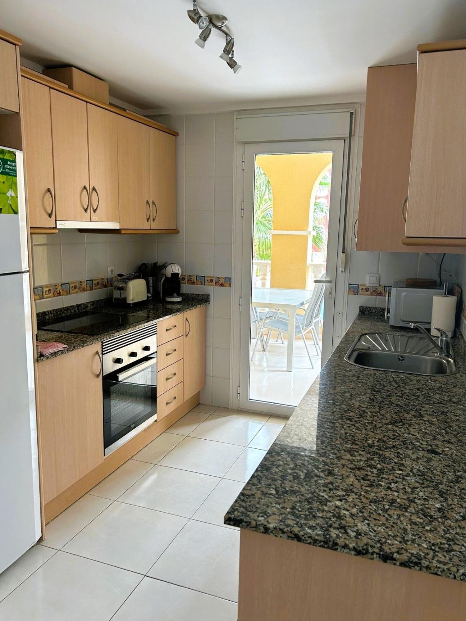 Beautiful 3 Bed, 2 Bath Modern Apartment ロス・アルカサレス エクステリア 写真